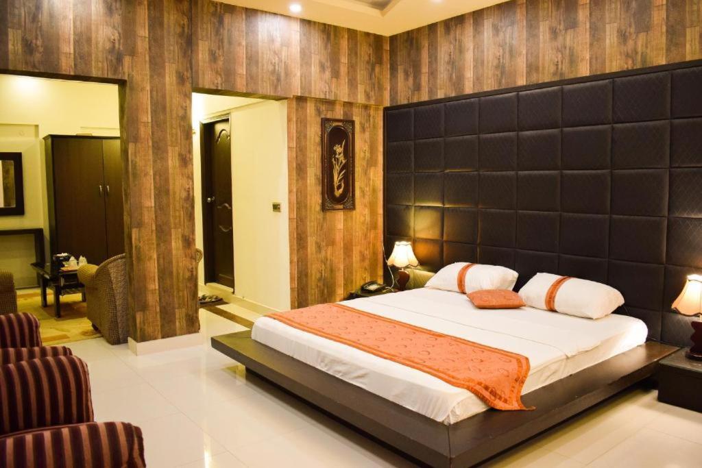 Thomas Guest House Islamabad Exterior foto